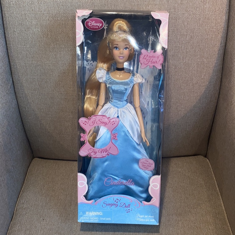 NIB, Disney Cinderella Singing Doll 2011 first edition 17"